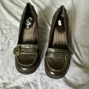 Mudd Brown Heels